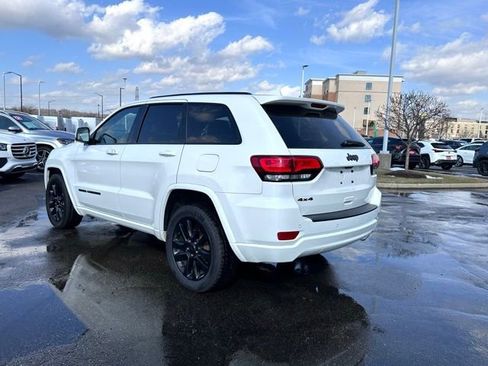 Used 2019 Jeep Grand Cherokee Altitude image 9
