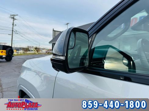 Used 2024 Jeep Grand Wagoneer Series II w/ Quick Order Packagew 28T AWD/4WD image 18