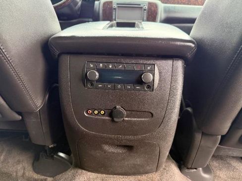 Used 2013 GMC Yukon XL Denali image 8