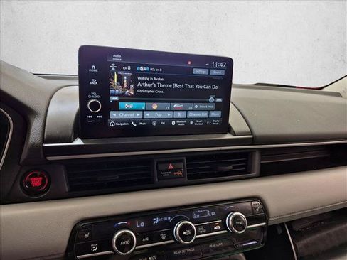 Used 2024 Honda Pilot Touring image 13