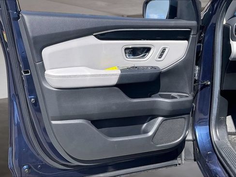 Certified 2025 Honda Pilot Touring image 19