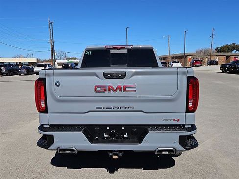 Used 2024 GMC Sierra 1500 AT4 w/ Technology Package image 4