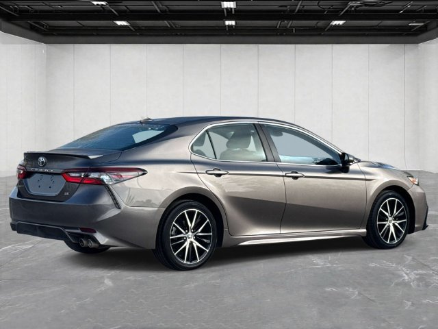 Used 2023 Toyota Camry SE FWD image 6