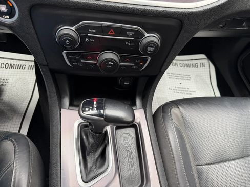 Used 2021 Dodge Charger SXT w/ Leather Interior Group RWD image 32