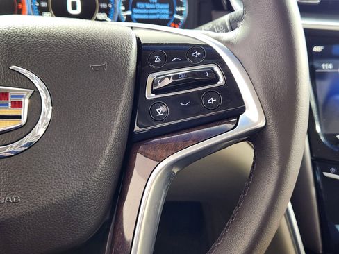 Used 2013 Cadillac XTS Premium image 19