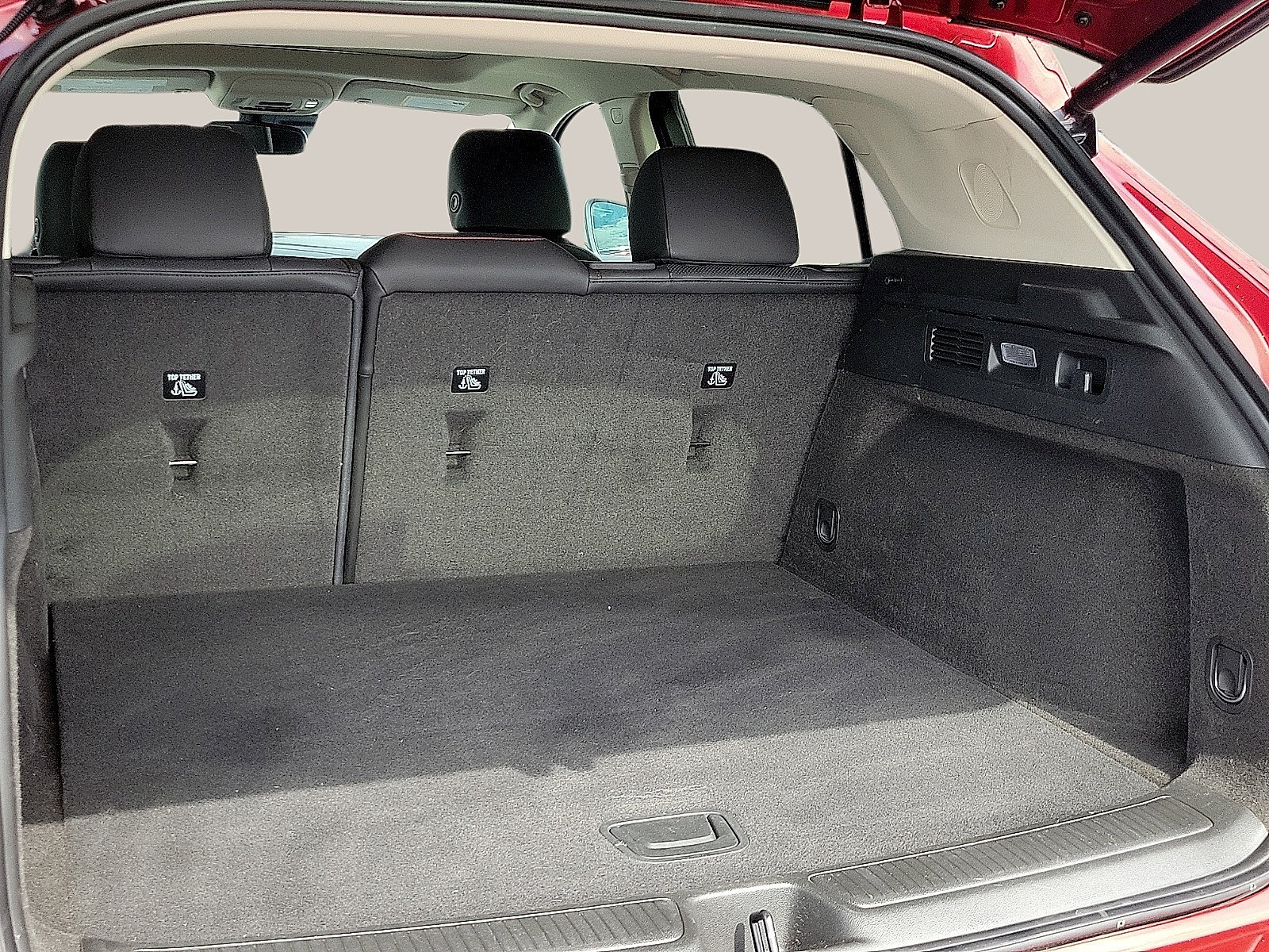 Used 2022 Buick Envision Essence w/ Sport Touring Package FWD image 8