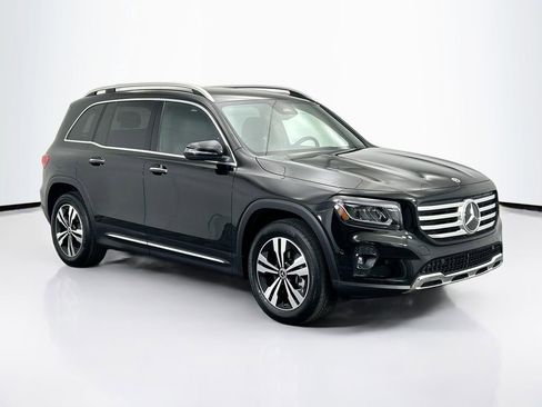 Certified 2025 Mercedes-Benz GLB 250 image 3