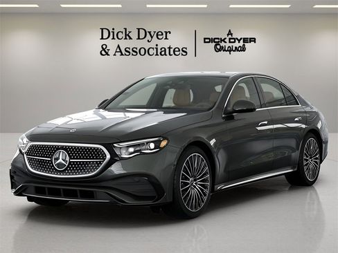 Used 2025 Mercedes-Benz E 350 Sedan image 29