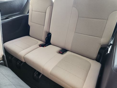 Certified 2023 Chevrolet Traverse LS FWD image 33