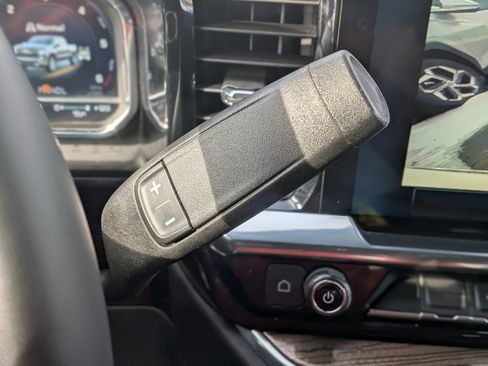 Used 2023 Chevrolet Silverado 1500 LT image 32