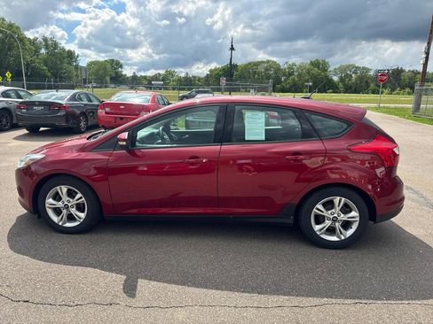 Used 2014 Ford Focus SE w/ SE Winter Package FWD image 8