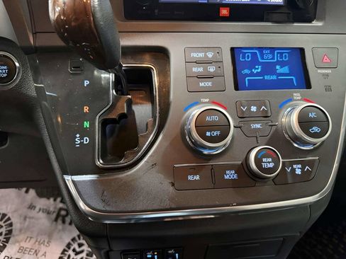 Used 2017 Toyota Sienna Limited AWD/4WD image 34