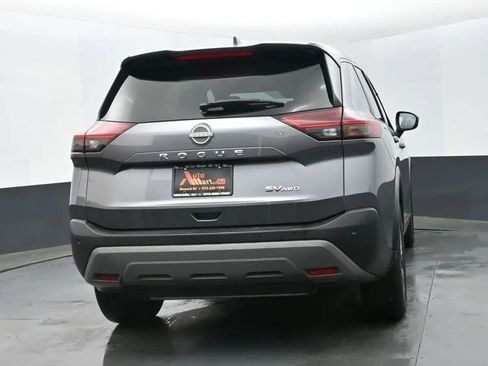Used 2023 Nissan Rogue SV image 8