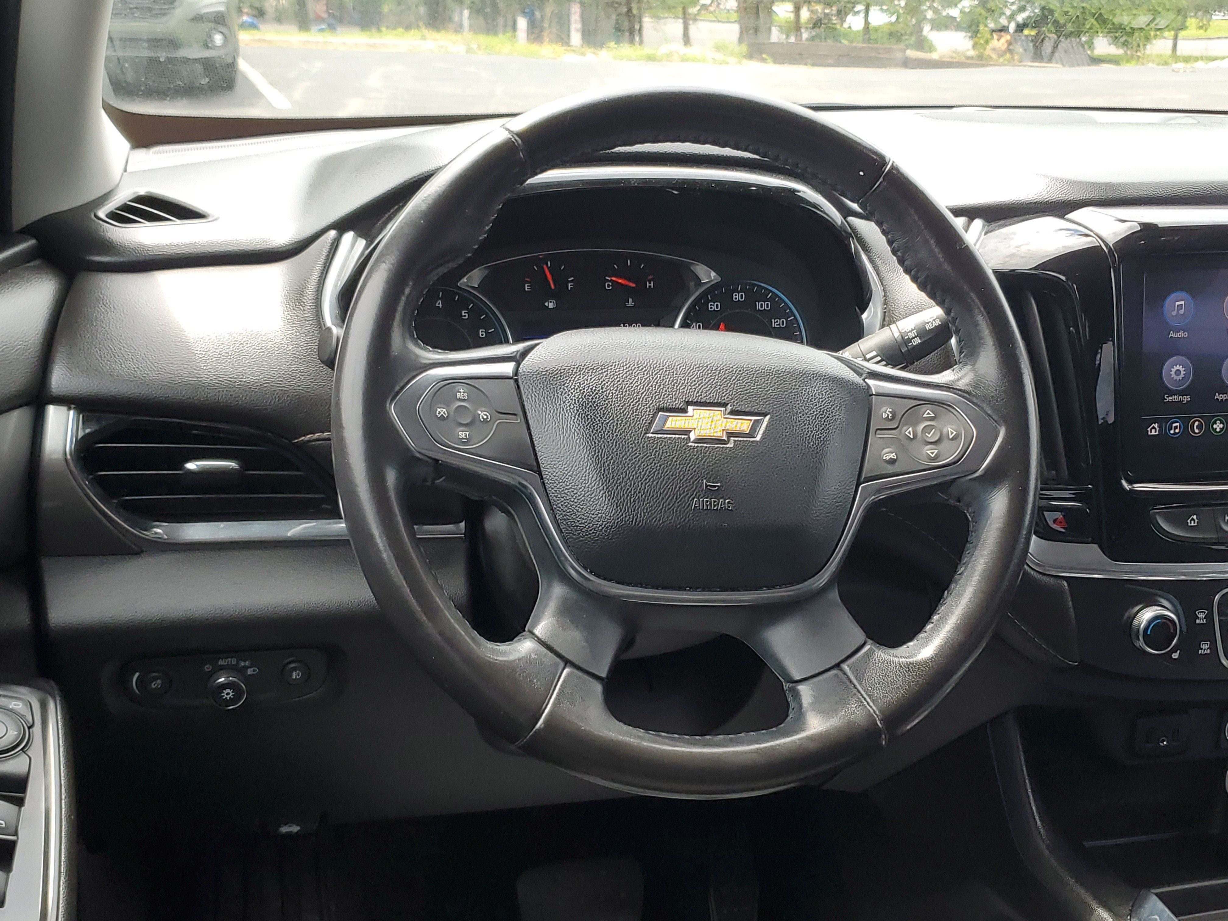 Used 2020 Chevrolet Traverse LT FWD image 12