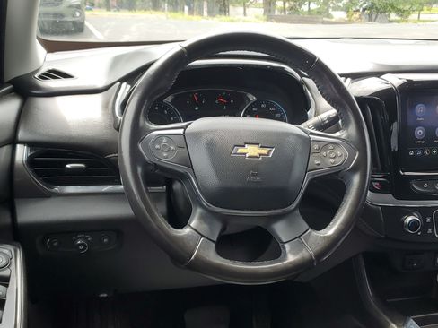 Used 2020 Chevrolet Traverse LT FWD image 12