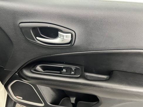 Used 2018 Jeep Compass Latitude w/ Popular Equipment Group image 23