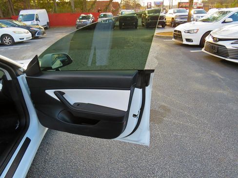 Used 2021 Tesla Model 3 Performance image 21