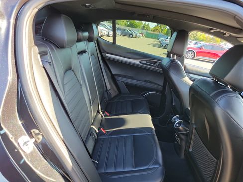Used 2022 Alfa Romeo Stelvio Veloce AWD/4WD image 21