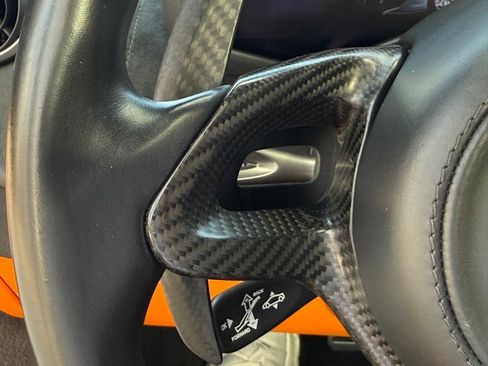 Used 2020 McLaren 570S Spider image 14