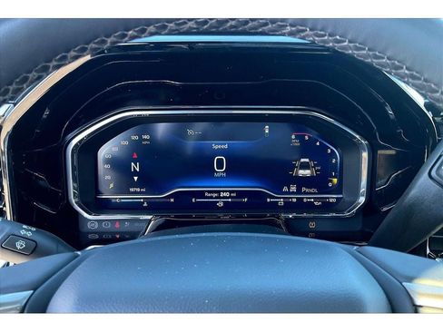 Used 2024 Chevrolet Silverado 3500 High Country w/ High Country Premium Package image 22