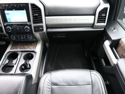 Used 2019 Ford F250 Lariat w/ Lariat Value Package image 39