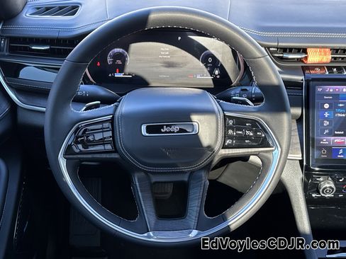 Used 2023 Jeep Grand Cherokee L Overland w/ Rear Seat Video Group I image 33