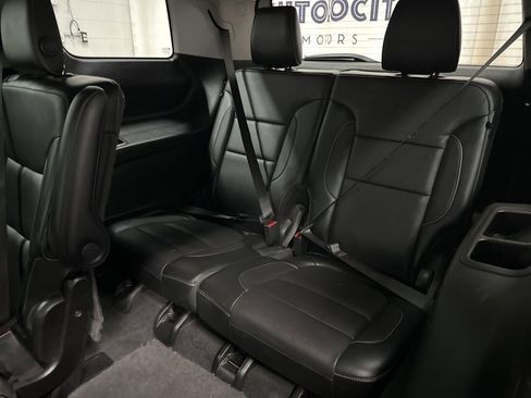 Used 2017 GMC Acadia SLT AWD/4WD image 24