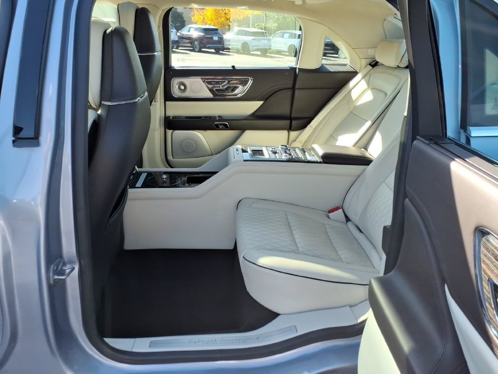 Used 2019 Lincoln Continental Black Label w/ Rear Seat Package AWD/4WD image 14