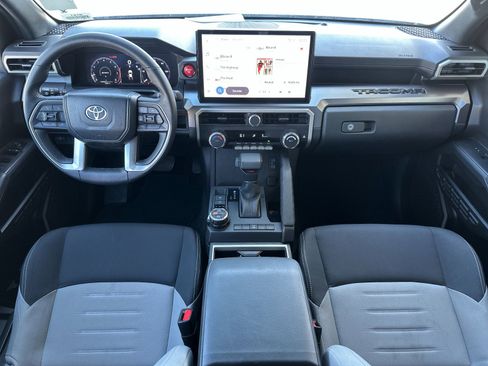Used 2025 Toyota Tacoma TRD Off-Road image 12