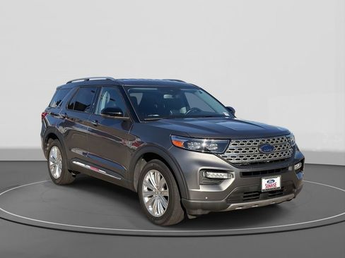 Certified 2022 Ford Explorer Limited w/ Limited Technology Package image 4