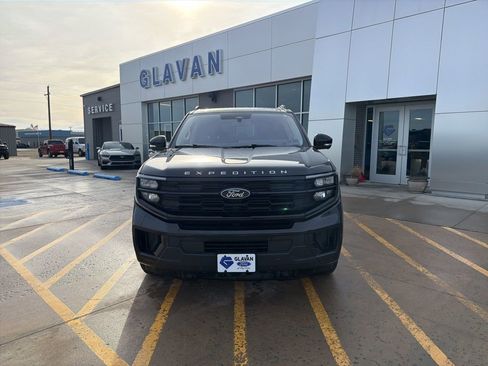 Used 2025 Ford Expedition Max Active image 2