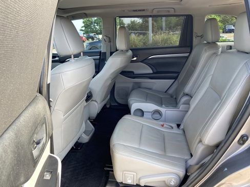 Used 2017 Toyota Highlander Limited Platinum AWD/4WD image 53