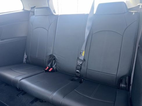 Used 2015 Chevrolet Traverse LT image 9