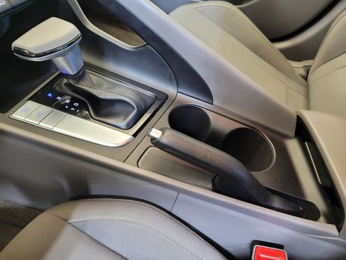 Used 2024 Hyundai Elantra SEL FWD image 26