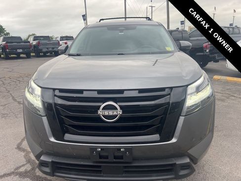 Used 2022 Nissan Pathfinder SV w/ SV Black Package FWD image 8