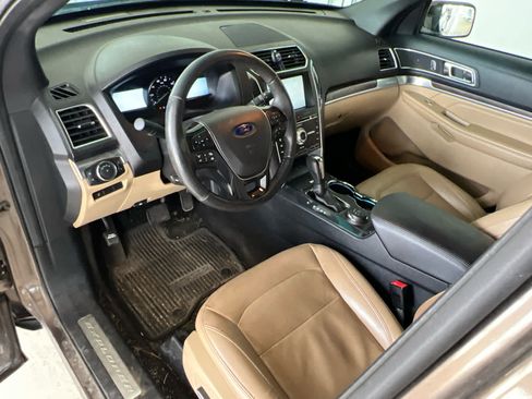 Used 2016 Ford Explorer Limited w/ Equipment Group 301A AWD/4WD image 16
