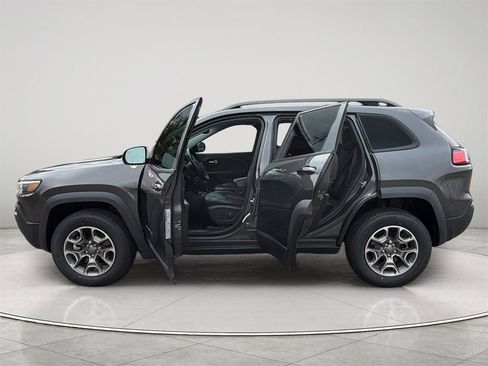 Used 2021 Jeep Cherokee Trailhawk w/ Sun, Sound & Nav Group image 21