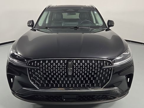 Used 2025 Lincoln Aviator Reserve w/ Equipment Group 201A image 2