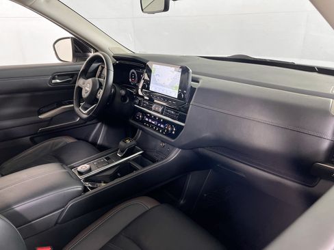 Used 2023 Nissan Pathfinder Platinum AWD/4WD image 30