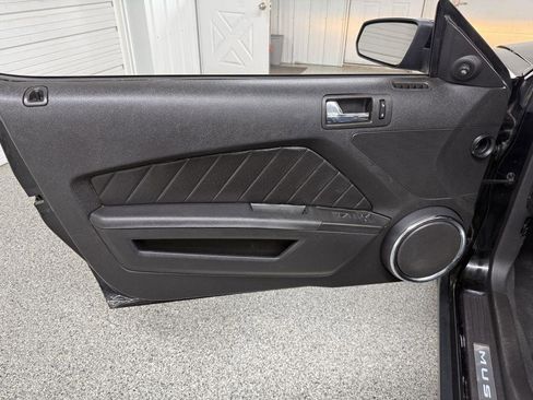 Used 2010 Ford Mustang GT RWD image 29