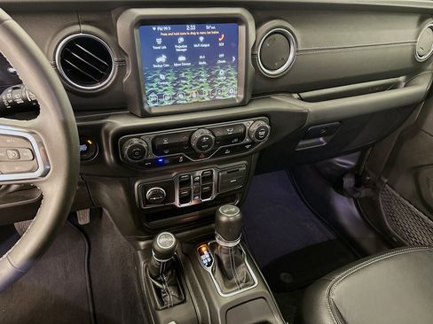 Used 2023 Jeep Wrangler Sahara image 26