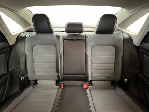 Used 2025 Volkswagen Jetta SE FWD image 26