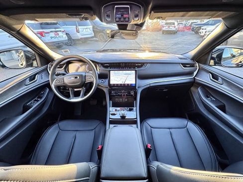 New 2025 Jeep Grand Cherokee Limited w/ Black Appearance Package image 24