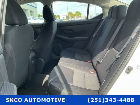 Used 2024 Nissan Sentra SV FWD image 14