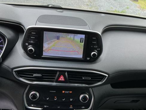 Used 2019 Hyundai Santa Fe SE AWD/4WD image 13