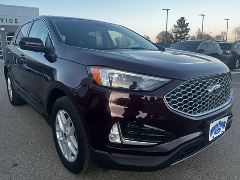 Used 2024 Ford Edge SEL w/ Convenience Package image 4
