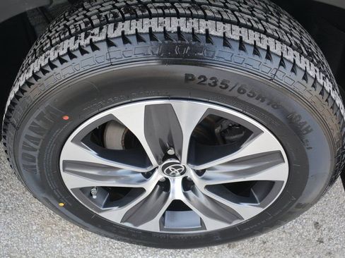 Used 2022 Toyota Highlander XLE image 26