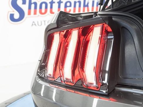 Used 2016 Ford Mustang GT Premium RWD image 31