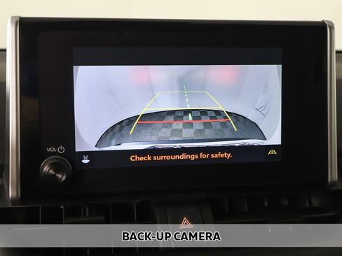 Used 2025 Toyota RAV4 XLE image 5