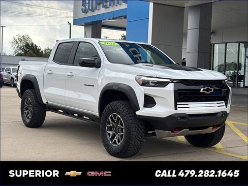 Used 2025 Chevrolet Colorado ZR2 w/ Technology Package AWD/4WD image 1